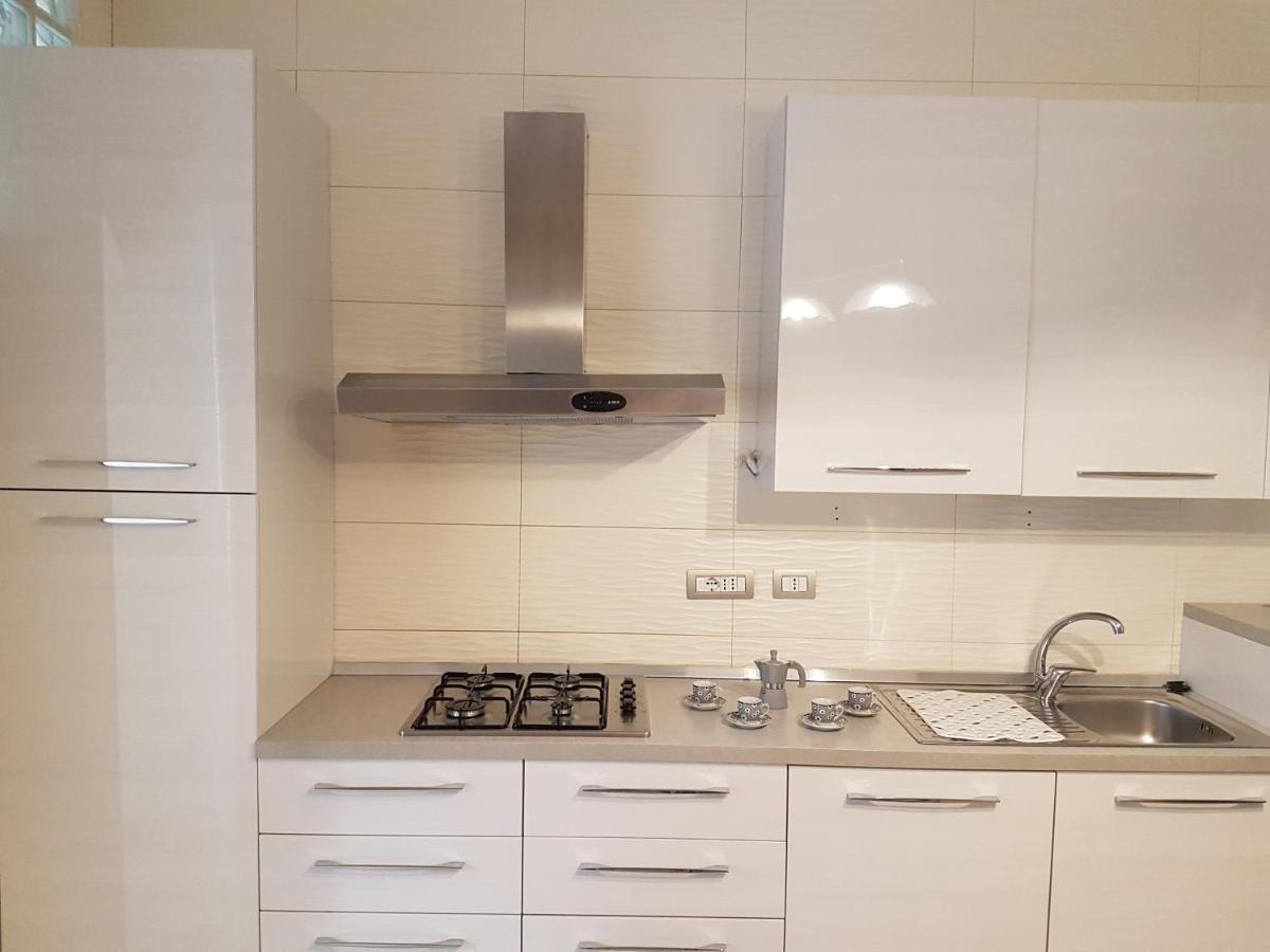 Casa Vacanza Dinastia Borbone - Centro Storico Naples Luaran gambar