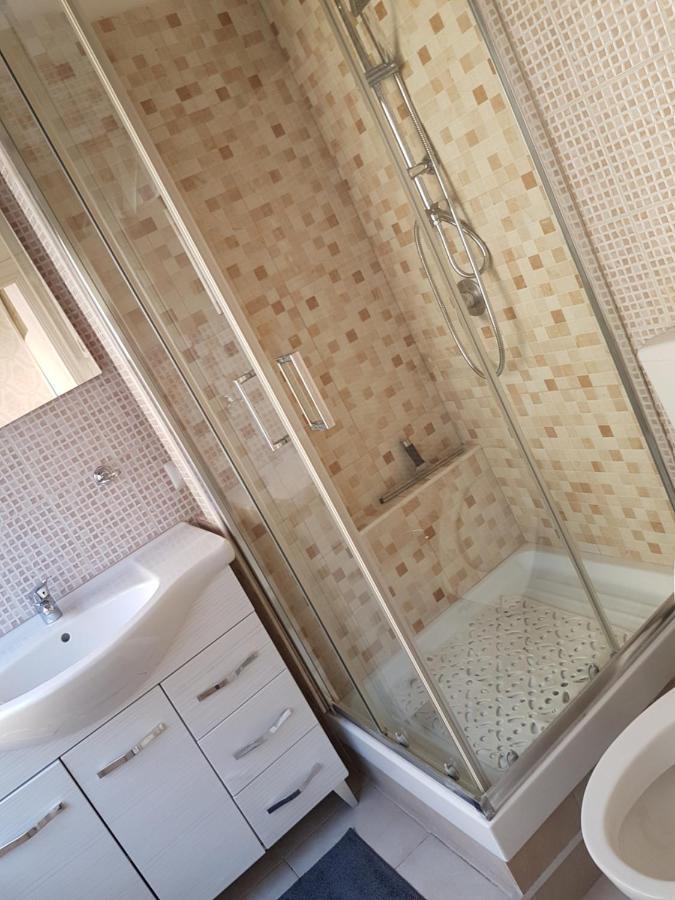 Casa Vacanza Dinastia Borbone - Centro Storico Naples Luaran gambar