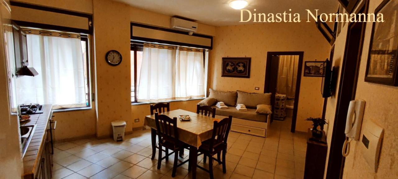 Casa Vacanza Dinastia Borbone - Centro Storico Naples Luaran gambar