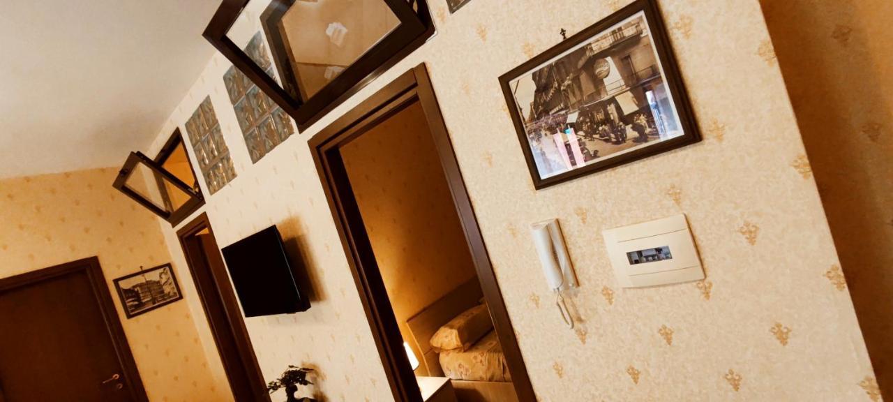 Casa Vacanza Dinastia Borbone - Centro Storico Naples Luaran gambar