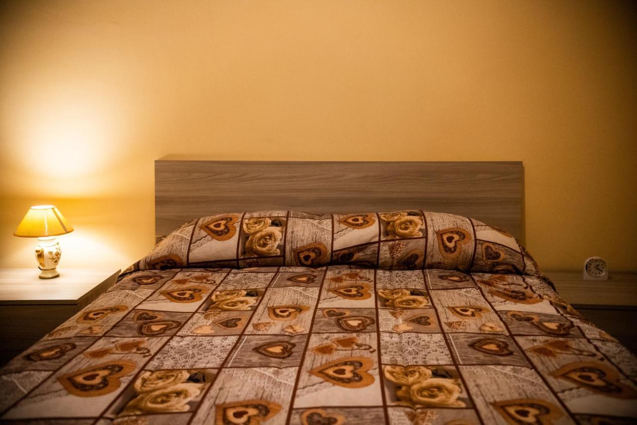 Casa Vacanza Dinastia Borbone - Centro Storico Naples Luaran gambar