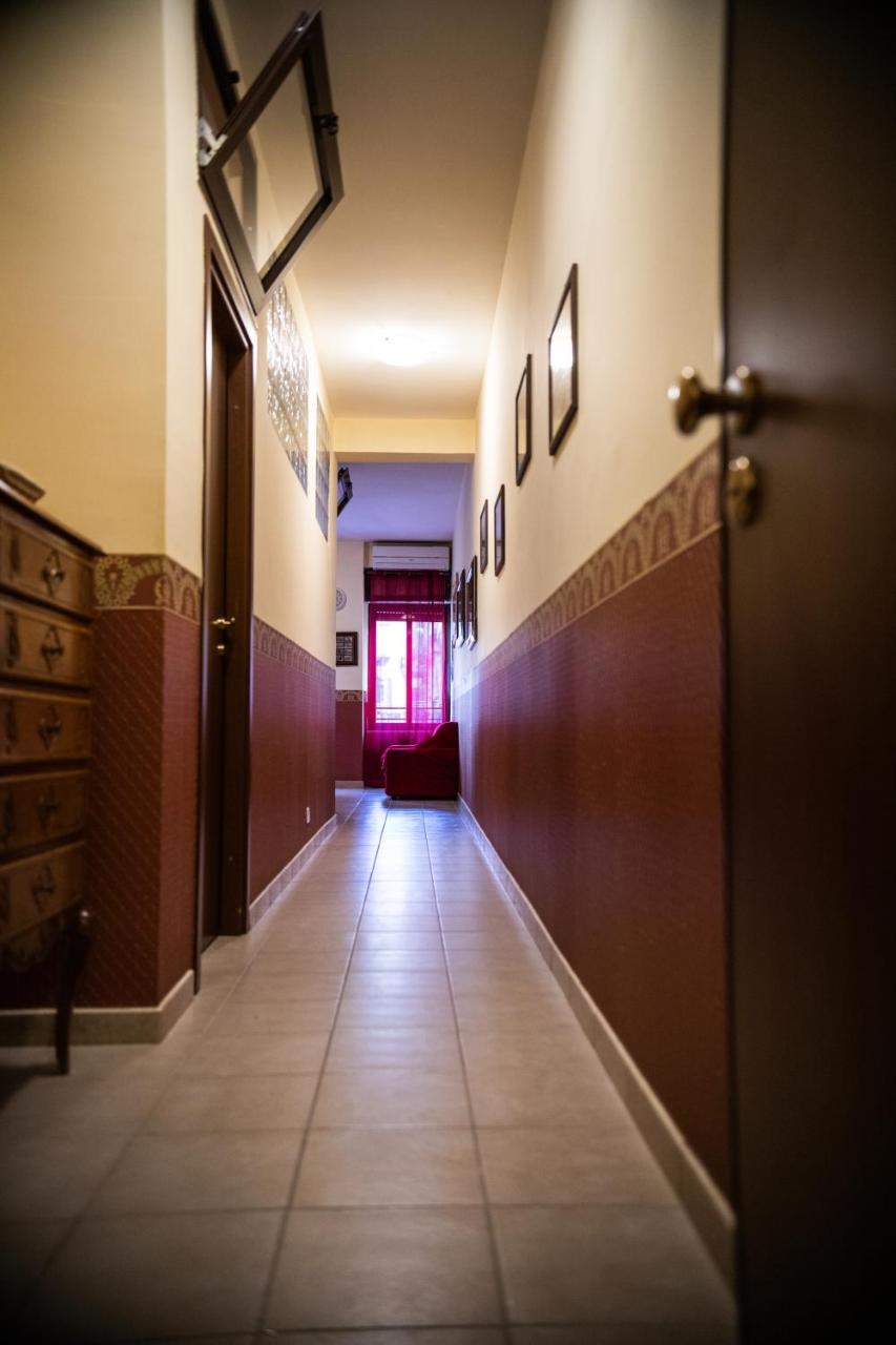 Casa Vacanza Dinastia Borbone - Centro Storico Naples Luaran gambar