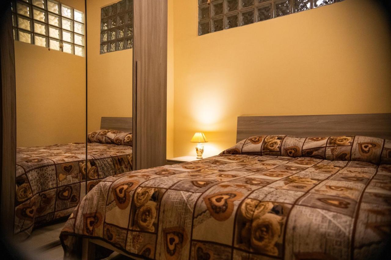 Casa Vacanza Dinastia Borbone - Centro Storico Naples Luaran gambar